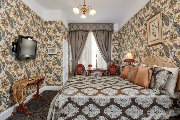 Room 46 of 75