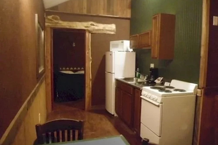 Antler Oaks Lodge