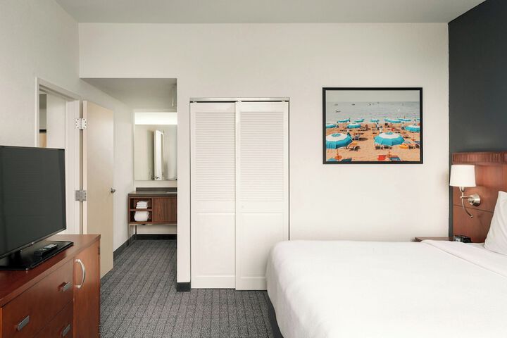 Courtyard by Marriott St. Petersburg Downtown