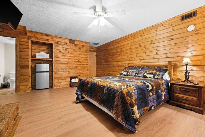 Room 37 of 100
