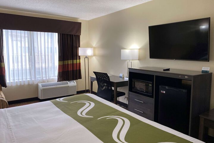 AmericInn by Wyndham Fort Atkinson