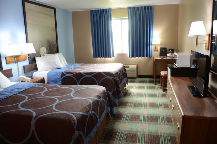 Super 8 by Wyndham Centerville