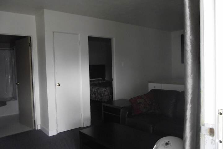 Room 10 of 18