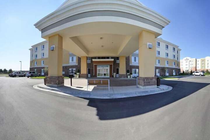 Holiday Inn Express and Suites Williston by IHG