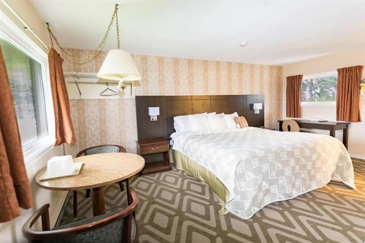 Room 12 of 22