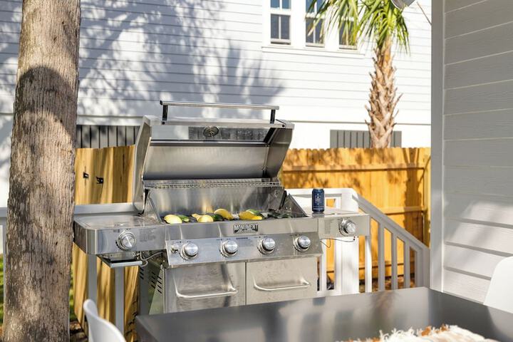 Lumie by Avantstay 5BR Ranch w / Firepit + Patio