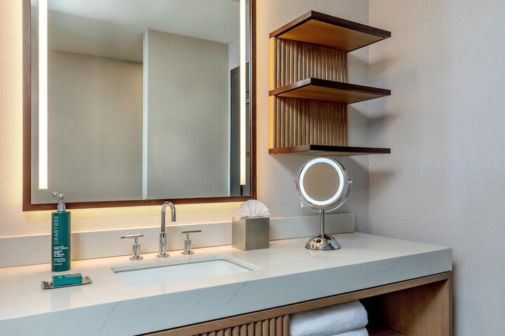 DoubleTree by Hilton Burlington Vermont