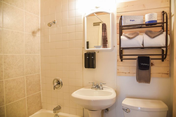 Room 35 of 157
