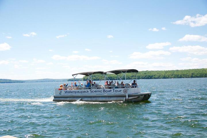 East Shore Lodging