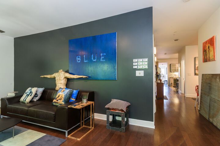 Lounge 101 of 114