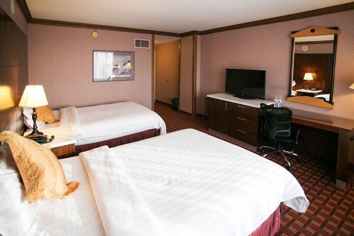 Room 32 of 84