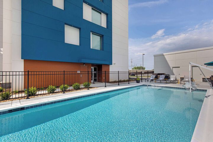 Hampton Inn Albertville