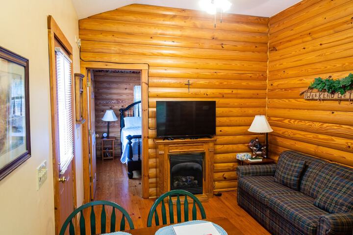 Mountain Aire Cottages Inn & Glamping