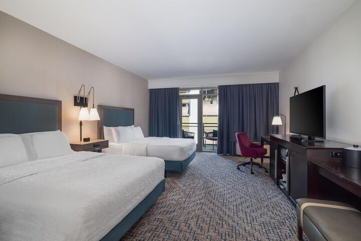 Hampton Inn & Suites Roanoke-Downtown