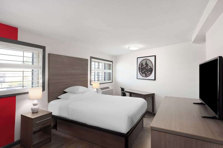Room 27 of 41