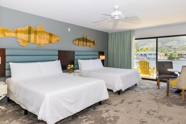 Lakehouse Resort
