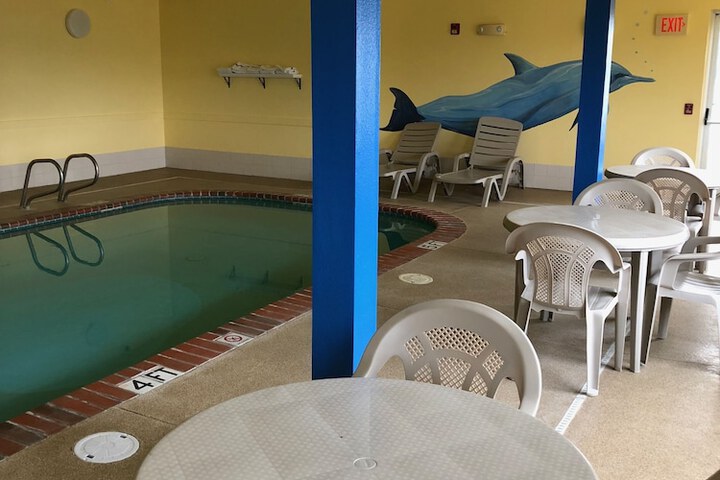 Pool 10 of 107