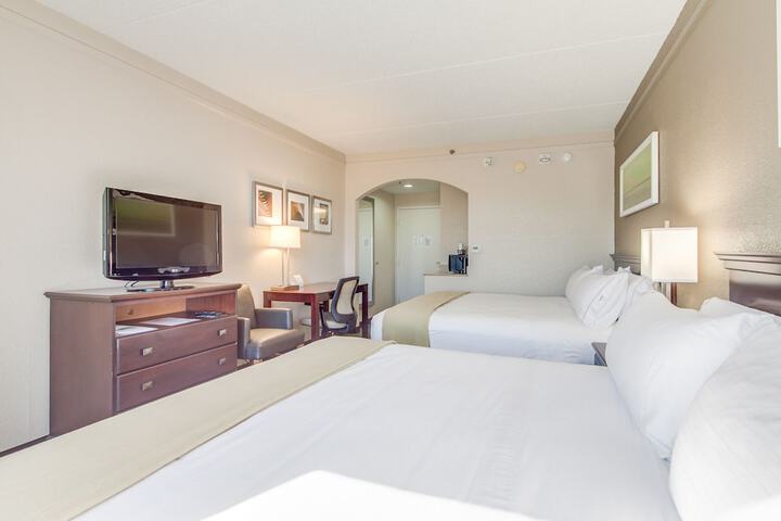Room 13 of 30