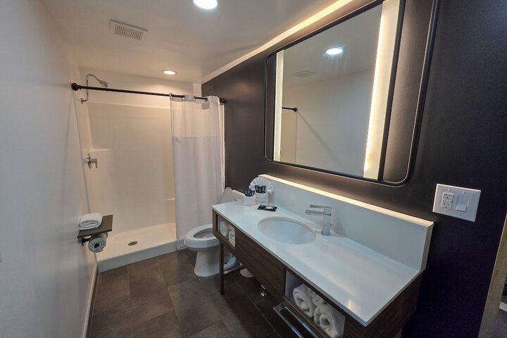 Penn Lodge Hotel & Suites