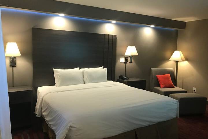 Room 32 of 83