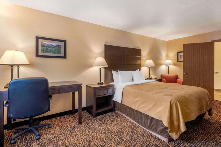 Room 14 of 38