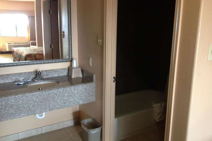 Room 16 of 31
