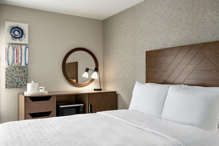 Room 10 of 29