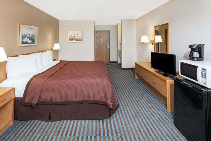 Room 7 of 14
