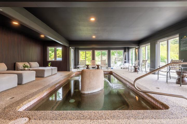 The Meadowmere Resort