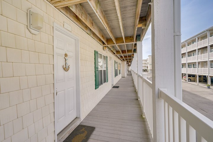 Oak Island Vacation Rental 1 Block to Beach!