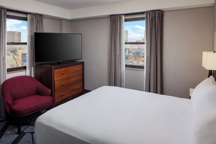 DoubleTree by Hilton Hotel & Suites Pittsburgh Downtown