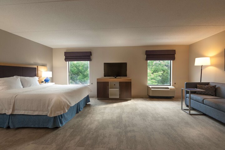 Room 32 of 52