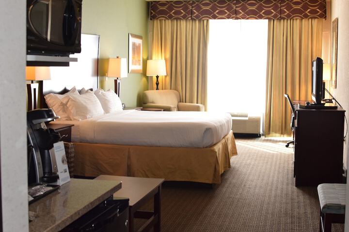 Room 17 of 30