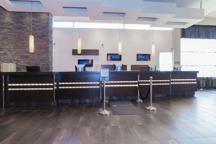 Sandman Signature Vancouver Airport Hotel & Resort