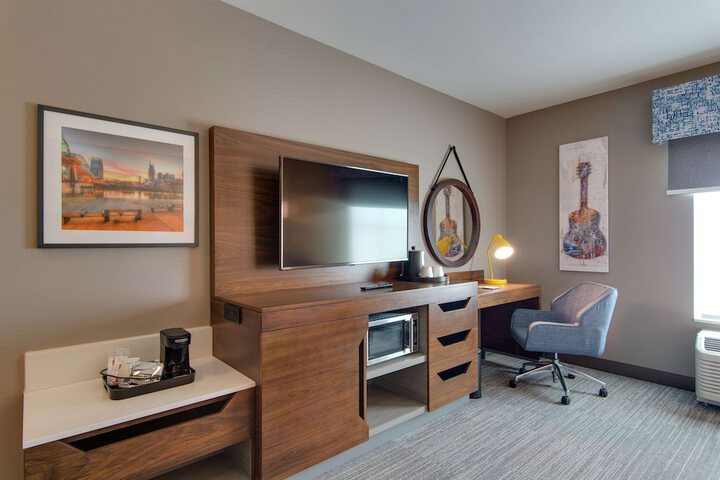 Room 34 of 53