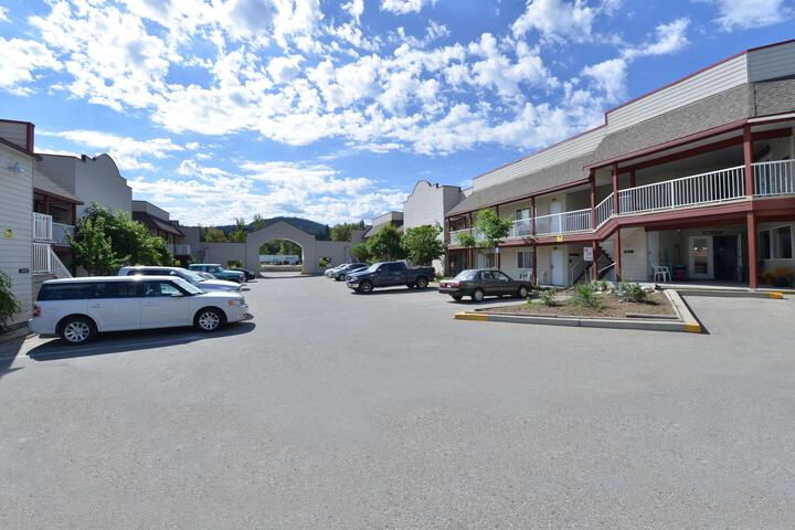 Canadas Best Value Inn and Suites Princeton