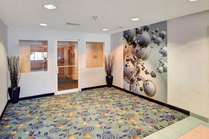 Hotel Interior 7 of 18
