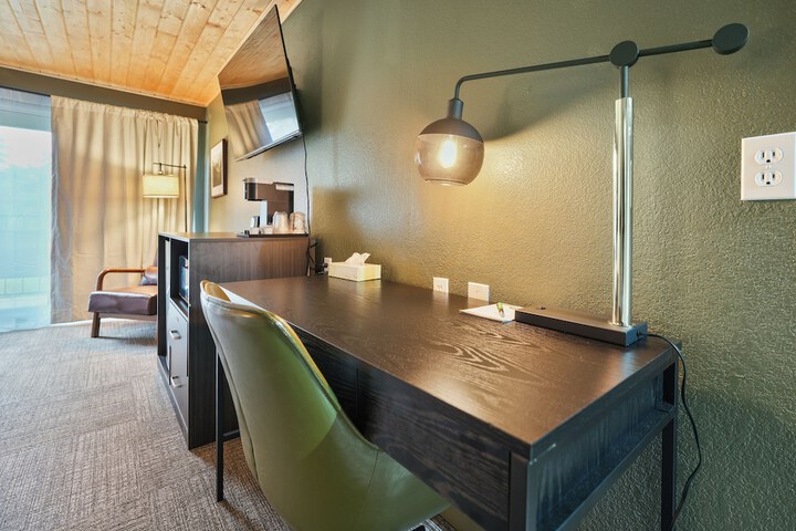 Tremont Lodge & Resort