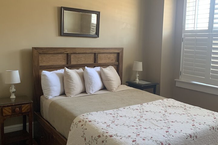 Room 6 of 10