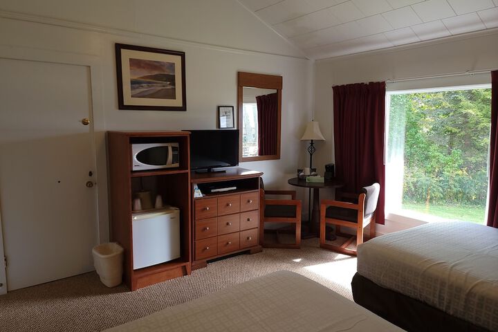 Hickory Grove Motor Inn