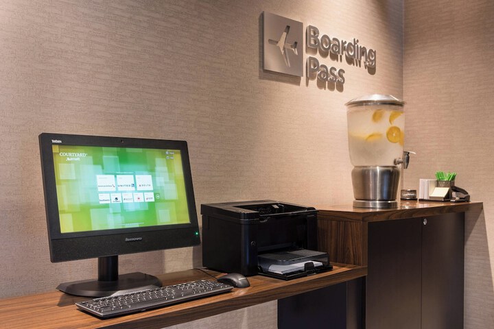 Courtyard by Marriott Richmond / Berkeley