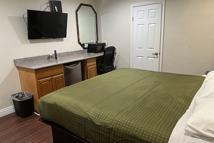Room 26 of 65