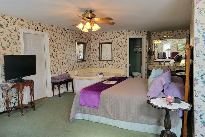 Room 46 of 125