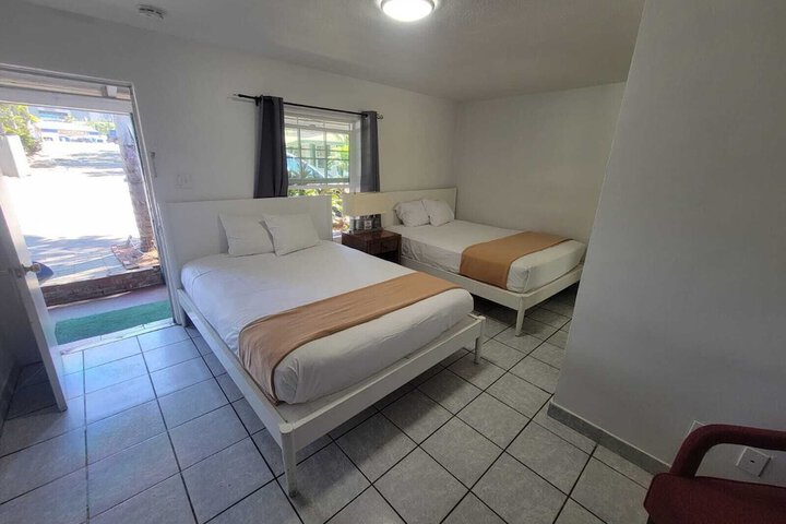 Room 6 of 14