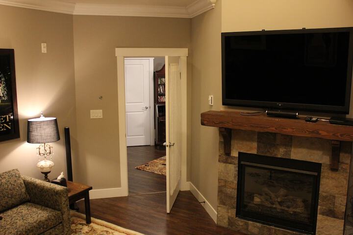 Lounge 141 of 159