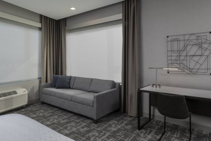 Room 104 of 180