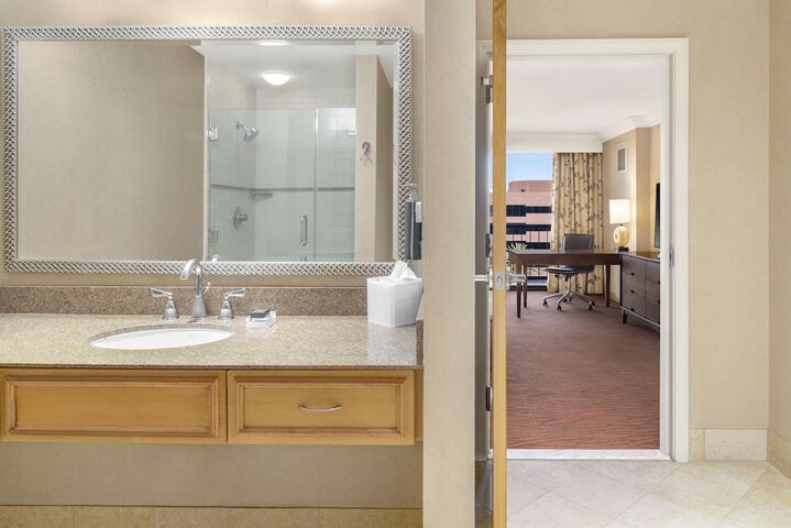 Hilton Orange County / Costa Mesa