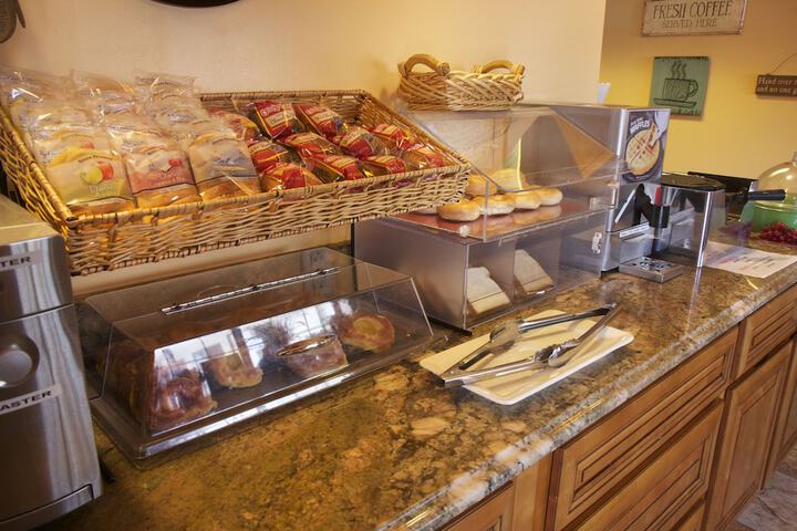 Breakfast/Coffee Service 86 of 112