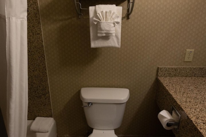 Room 119 of 170