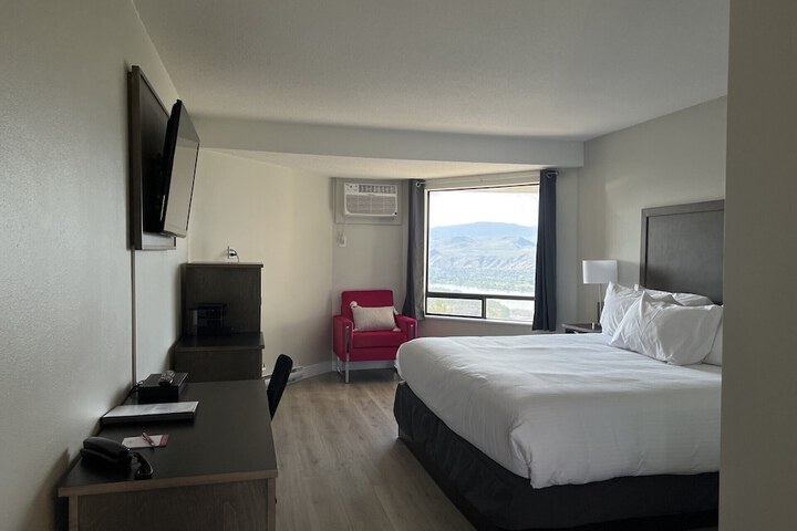 Room 6 of 35